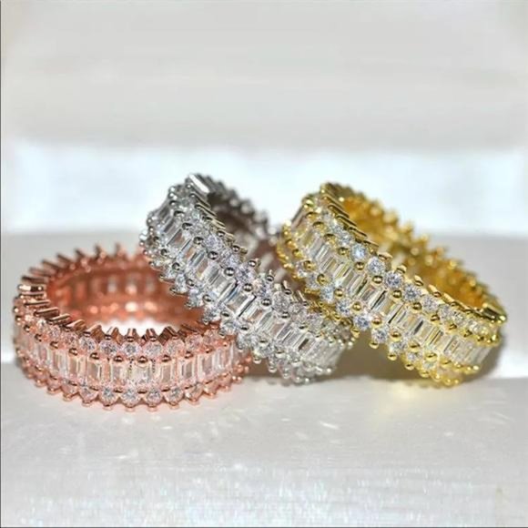 NEW 18K ROSE GOLD DIAMOND ENGAGEMENT RING, CUTE RING, SHINY RING. - Picture 4 of 4